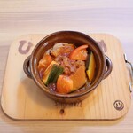 ひよこまめ食堂 - 牛肉のすき焼き風トマト煮込み