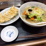 ぎょうざの満洲 - 料理写真: