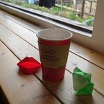 アラスカンカフェ - 唇とカエルの折り紙