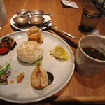 goma to - 主菜の盛り合わせ