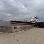 喰うかい - 店前は丸亀港(2025年9月8日撮影)