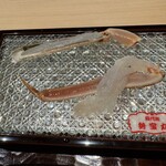 銀座かに松 - 蟹の刺身 奥は昆布で締めてあるもの　◎◎