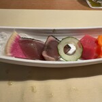 337347272 - 鰹の藁焼きとまぐろ