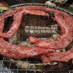 肉酒場 ぼん - 薄切りのロースも美味しかった…