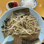 ラーメンショップ - ネギ味噌ラーメン900円　ごはん少々100円