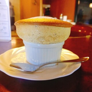 六盛 スフレ・カフェコーナー茶庭_1