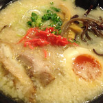 とんこつ家 - とんこつラーメン710円