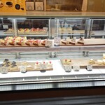 The LOAF Cafe - 1階ショーケース