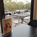 The LOAF Cafe - テラス席あります