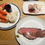 オールデイダイニング コンパス - オーダー式の蟹とライブキッチンのローストビーフ