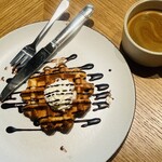 オールデイダイニング コンパス - ライブキッチンのワッフル