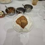 レストラン アルティザン（restaurant Artisan） - ウニとカニのコンソメジュレ　季節のエスプーマ