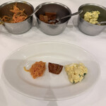 レストラン アルティザン（restaurant Artisan） - コース前に出てくるアミューズ。バケットも来る