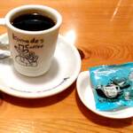 コメダ珈琲店 - 「ホットコーヒー」とおつまみのピーナッツ