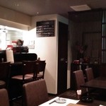 家庭料理 きんどん - ビル3F 　中々シックな内装でした