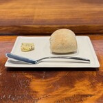 馳走西健一 - パンと海藻バター