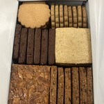 シヅカ洋菓子店 自然菓子研究所 銀座5丁目店 - ぎっちり埋まってます