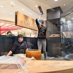 たねや茶屋 - 杵つきがライブで見えます