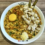 じゃんめん 尼崎店 - 麻辣ジャン麺＋ホルモン増量(2倍)＋卵落とし＋にんにく