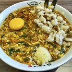 じゃんめん 尼崎店 - 麻辣ジャン麺＋ホルモン増量(2倍)＋卵落とし＋にんにく
