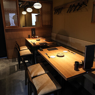 4名テーブル席×2　　8名様まで