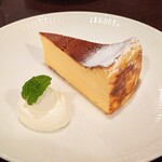 カフェ ファソン 中目黒本店 - バスクチーズケーキ