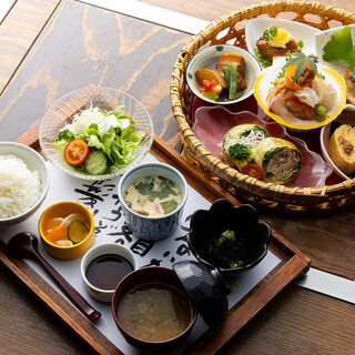 完売御礼！1日20食限定ランチ＆四季を彩る贅沢「百寛膳」