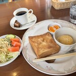 グランチェスター - シュガートースト＆サラダ¥530+¥200