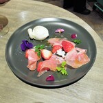 ミアスタンド - 多忙にかまけた苺カプレーゼ？