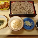 夢庵 - 料理写真:とろろせいろそばにくるみつゆ、鶏の唐揚げ
