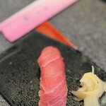 すしざんまい - 初セリ5億円の一番まぐろ赤身　437円