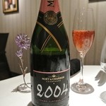 ラ・トルテュ - シャンパーニュ　モエ・エ・シャンドン　２００４年
