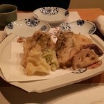 稲荷町髙はし - 広島産大粒牡蠣の天ぷら