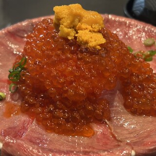 吉祥寺 肉ドレス海鮮丼_1