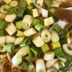 ら～めん山家 - 手揉み麺の醤油　ネギ増し