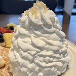 エッグスンシングス - マウンテン盛りホイップクリーム