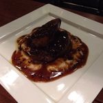 牛ヒレ肉とフォアグラのロッシーニ トリュフソース
          