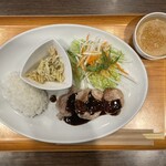 ビストロ福昇亭 - 2026.01.06 (火)    ワンプレートランチ（豚ヒレソテー／デミグラスソース）　1000円（税込）