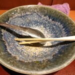 二代目めん屋 秋もと - 思ったより軽い丼、色合いが好きです