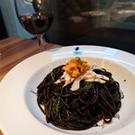 俺のイタリアン - イカ墨のスパゲッティ〜炙りスルメイカと雲丹を添えて〜、俺の赤