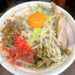 ラーメン二郎 - 小ラーメン940円　汁なし120円　チーズ120円　限定アレ（カレーチン）紅しょうが