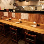 駅前漁港 - カウンター席