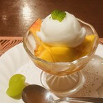 トラットリア・ラ・カパンナ - 桃のマリネ レモンシャーベット添え