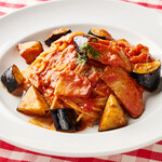 モルトボーノ - 料理写真:モルトの王道！ぶつ切りナスと厚切りベーコン