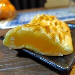 パン工房 藤 - 横から見るとリンゴが美味しそうです。