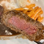 グリル一平 新開地本店 - 火のとおった赤身