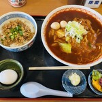 萩ノ宮製麺所 佐沼店 - チャーシュー丼と激辛あんかけタンメン