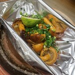 鉄板焼き つくし - 飛騨ジャンボなめこバターぽん酢