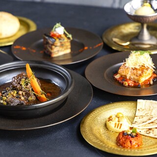 8種類のタジンから選べる「アラビアン・タジンコース」