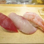 築地寿司岩 - 料理写真:鮪赤身、鯛、甘海老(2尾)